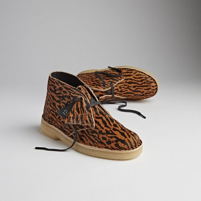 Clarks Originals women's tortoiseshell desert boots.